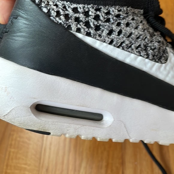 Nike Air Max Thea Ultra Flyknit Womens Sneakers 8 - Picture 5 of 7